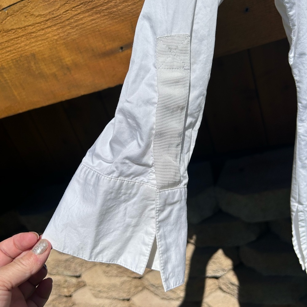 Sz L-CAbi white button up shirt with grosgrain details & elastic band in back - Picture 3 of 5